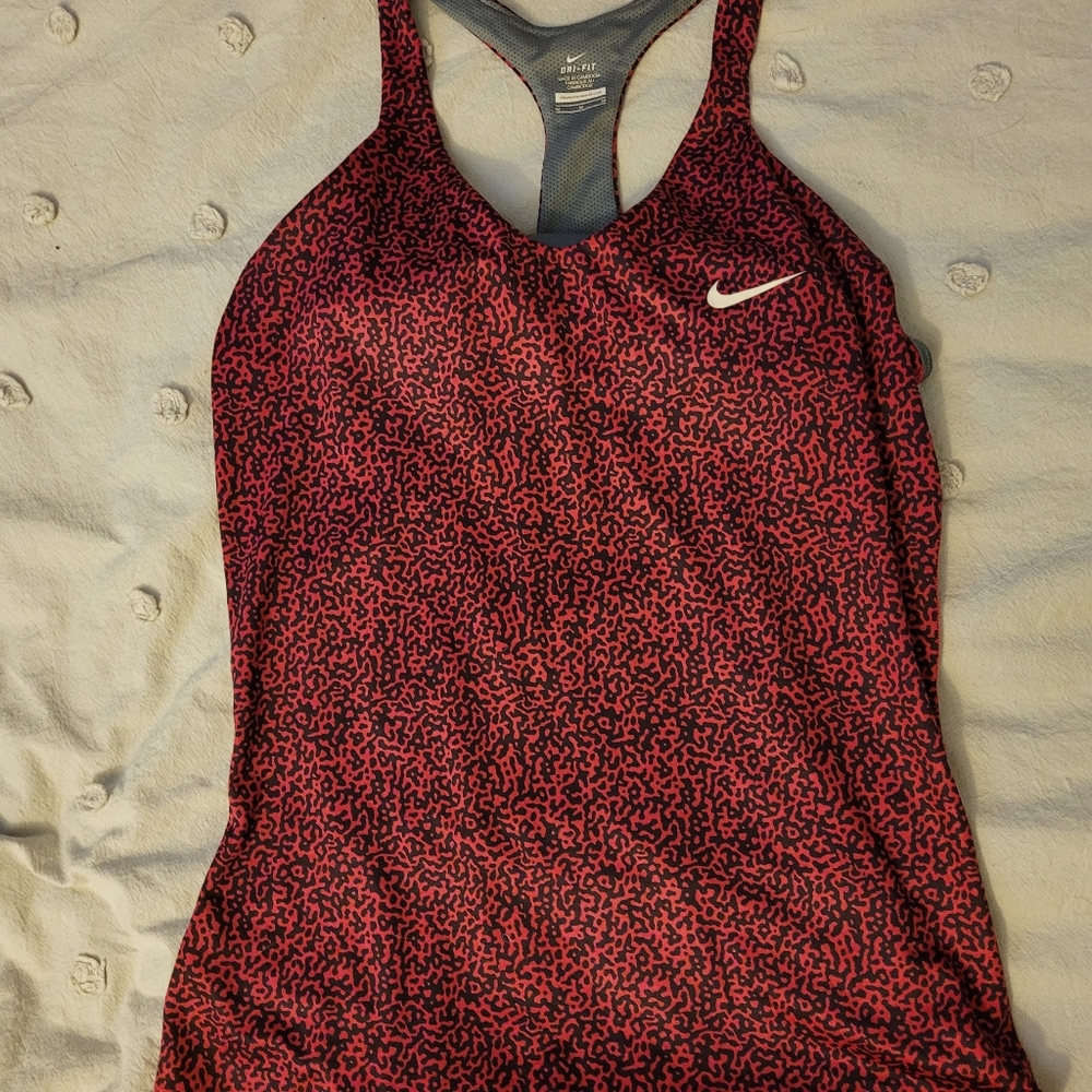 Nike top